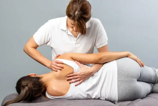 Chiropractic Care and Women’s Wellness: A Complete Guide to Pain Management